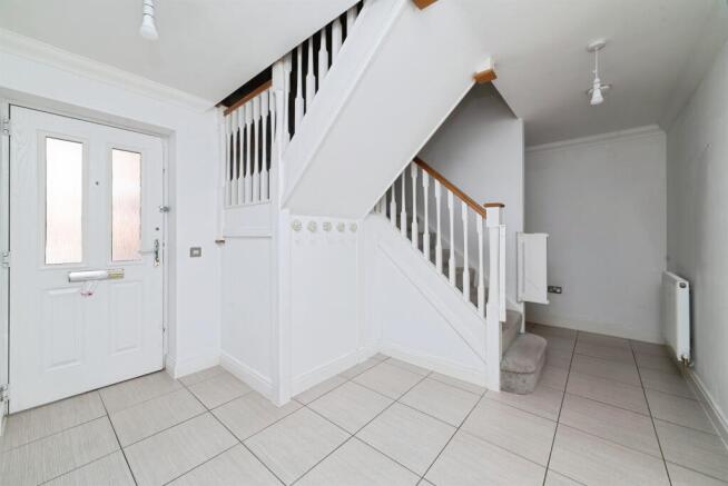 4 bed Detached for sale Image 10