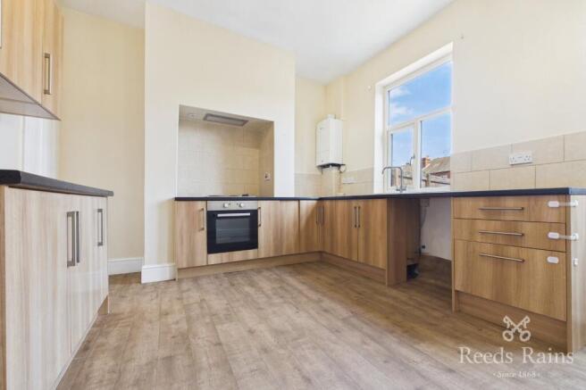 2 bed Terraced to rent Image 3