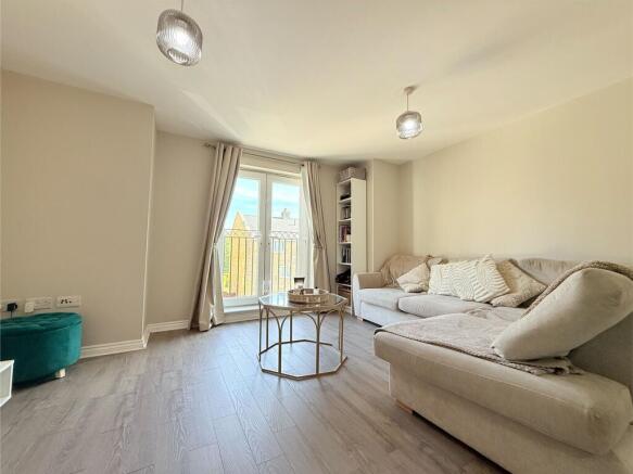 2 bed Apartment for sale Image 6