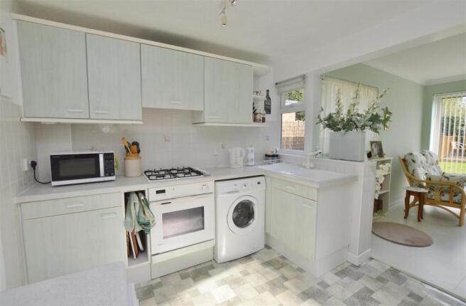 KITCHEN: