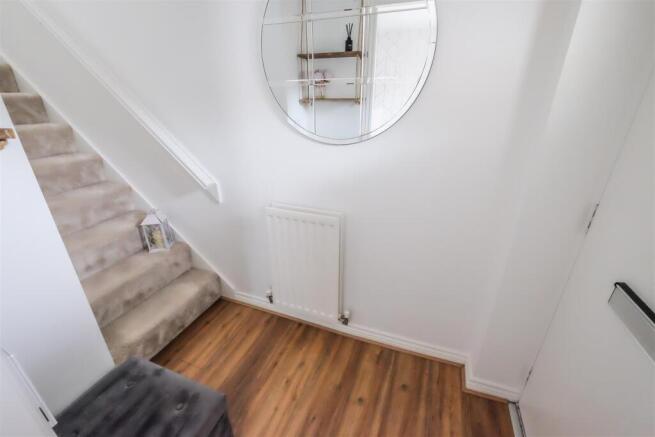 5 bed House for sale Image 10