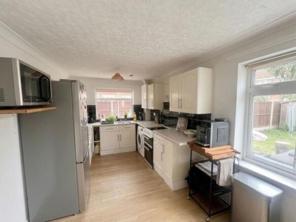 3 bed Semi-Detached for sale Image 8
