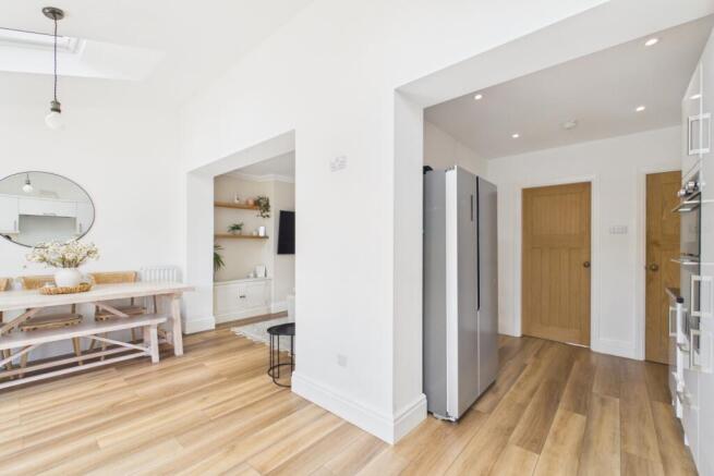 3 bed Semi-Detached for sale Image 11