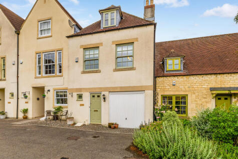 Bingham Close, Cirencester, GL7