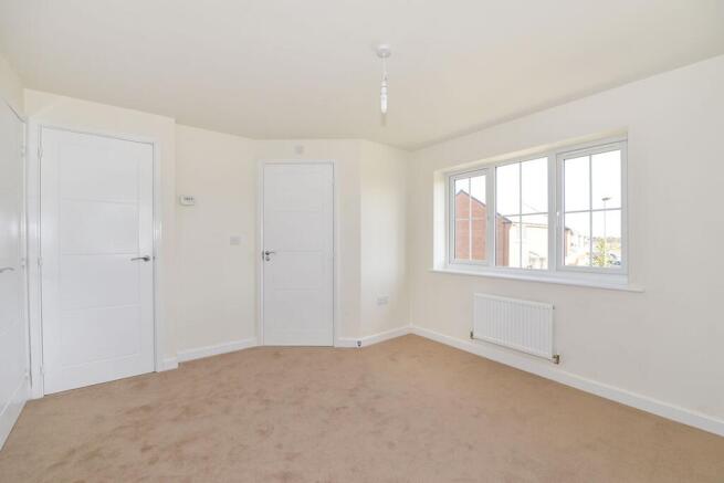 3 bed Semi-Detached to rent Image 5