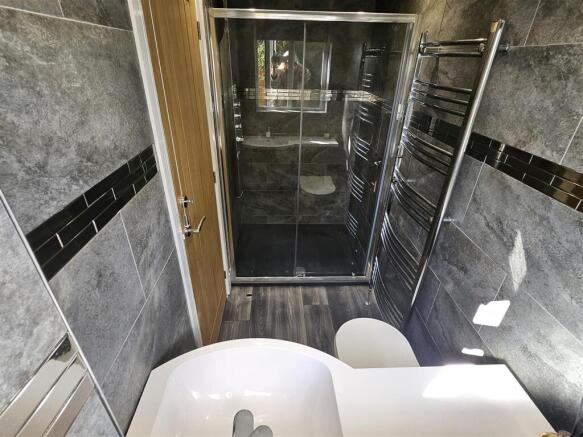 3 bed Detached Bungalow to rent Image 12