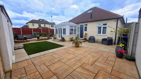 Blackshots Lane, Grays, RM16