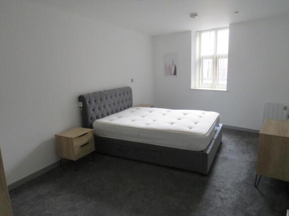 2 bed Apartment to rent Image 4
