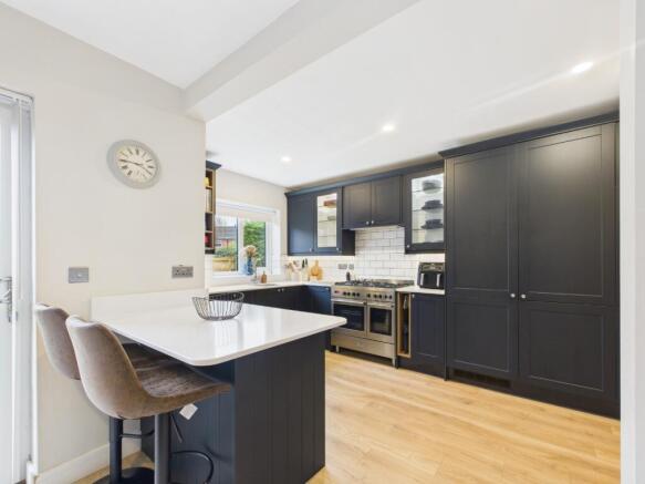 3 bed Semi-Detached for sale Image 6