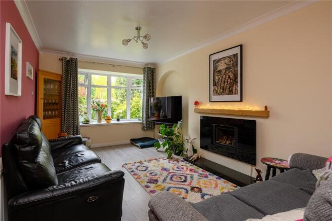 5 bed Semi-Detached for sale Image 8