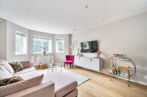 Flat 4, 6 Sora, Almond Close, Windsor SL4 3WN