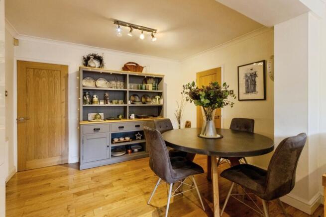4 bed Detached for sale Image 6