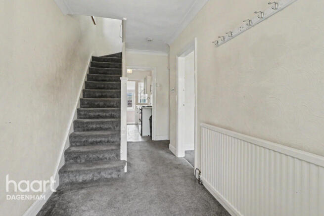 74 Review Road, Dagenham RM10 9DH photo 4