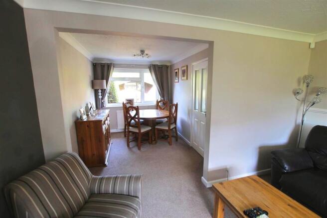 lounge/dining