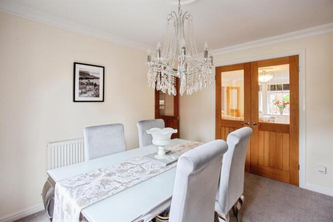 4 bed Detached for sale Image 9