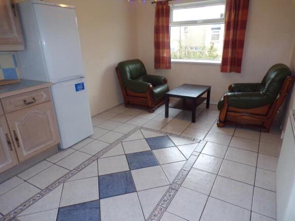 Kitchen/ Dining Room