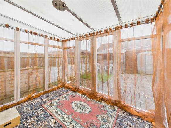 2 bed Semi-Detached Bungalow for sale Image 6