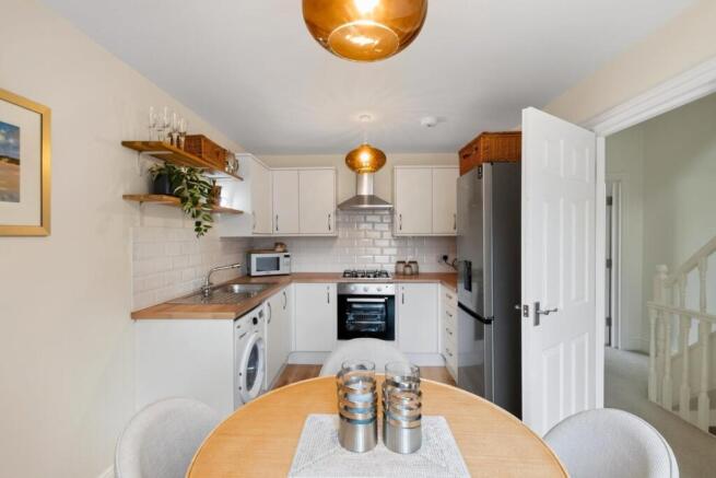 2 bed Apartment for sale Image 4