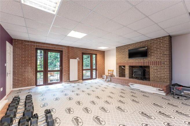 7 bed Detached for sale Image 10