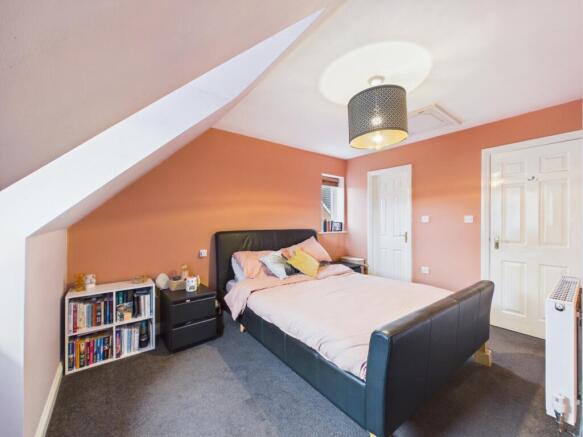 3 bed Semi-Detached for sale Image 9