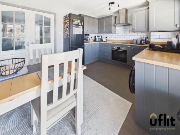 3 bed Town House for sale Image 12