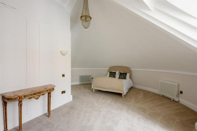 3 bed House for sale Image 9