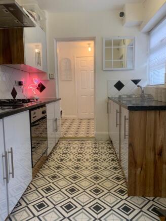 3 bed Terraced for sale Image 11