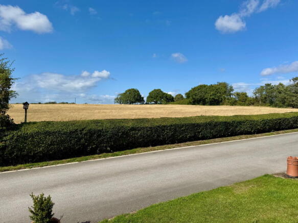 Bardsey, Blackmoor Lane, Leeds, LS17 photo 4