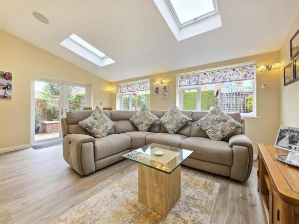 Aviemore Close, Arnold, Nottingham photo 4