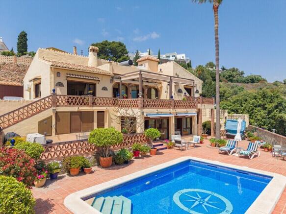 House and pool
