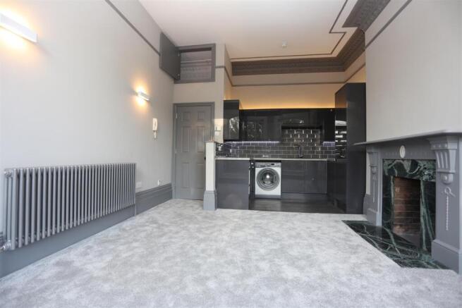 5, 29 Vernon Terrace Lounge+Kitch.JPG