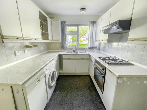 3 bed Semi-Detached for sale Image 8
