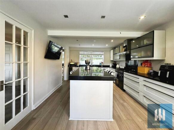 4 bed Detached for sale Image 4