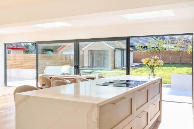4 bed Semi-Detached for sale Image 8