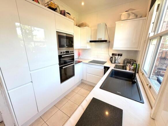 2 bed Terraced for sale Image 7