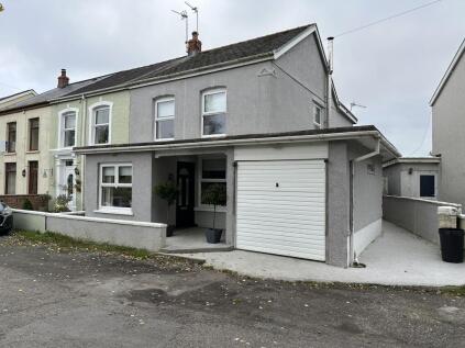 Heol Rhyd Ddu Fach, Cwmllynfell, Carmarthenshire.