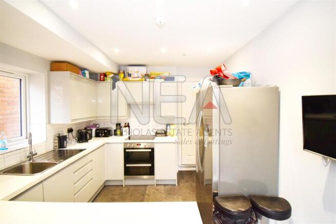 Kitchen (1).jpg