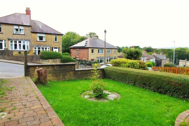 Close Hill Lane, Newsome, Huddersfield, HD4 photo 4