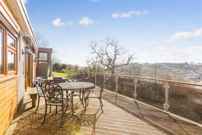 A21 - Vikings 22 Seymour Road Newton Abbot - 26031