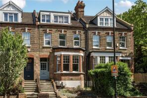 Flat B, 40, Park Avenue, Wood Green, London N22 7EX