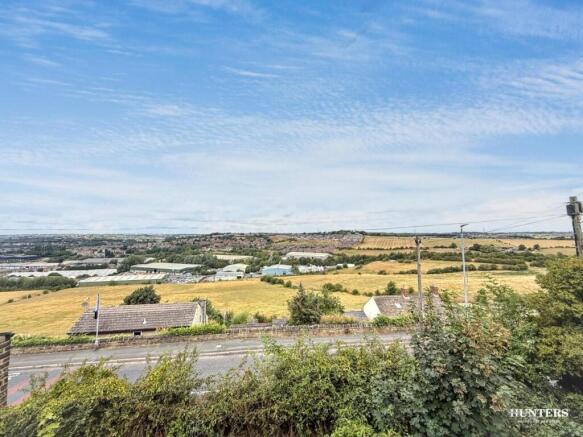 5 bed Detached for sale Image 4