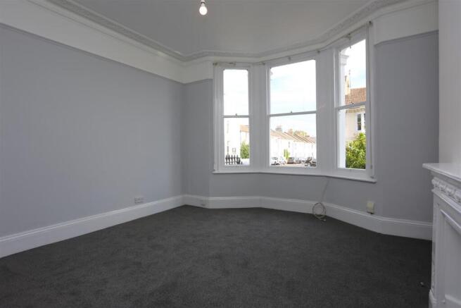 GFF 75 Ditchling Rise Living Room (1).JPG