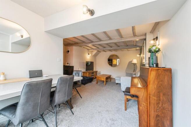 3 bed Semi-Detached for sale Image 11