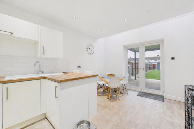 2 bed Terraced for sale Image 7