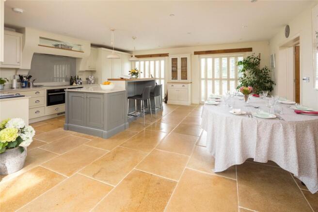 Kitchen/Living Area