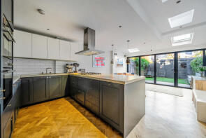 19, Gomer Gardens, Teddington TW11 9AU