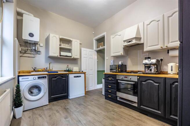 AILSA ROAD, Westcliff-On-Sea photo 3