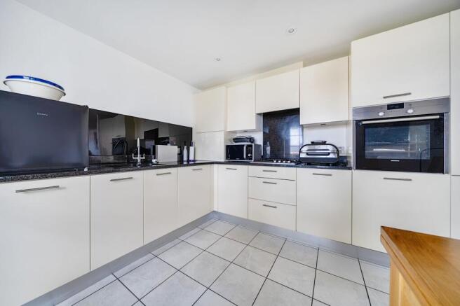 Kitchen/ Dining Room