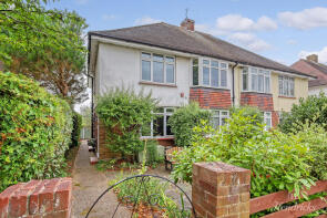 211, Hadleigh Road, Leigh-on-sea SS9 2LR