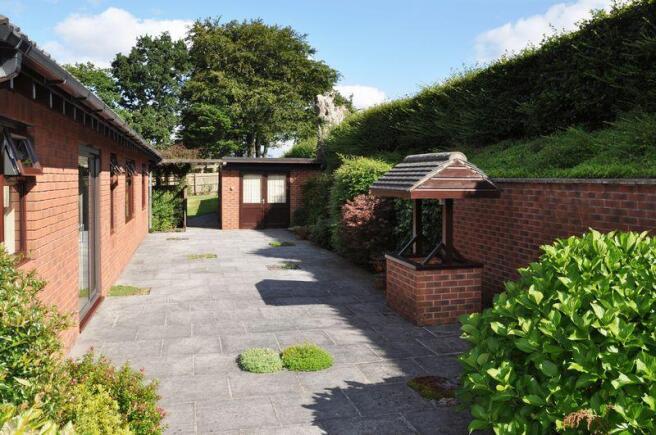 REAR SUNTRAP P...